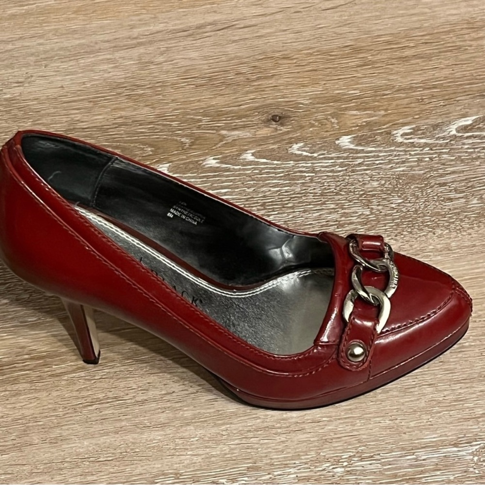 Beautiful Red high heels by WhitHouse / Black Market. Size 8M